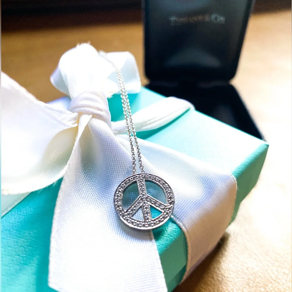 Platinum and diamonds Tiffany & Co. 18” peace necklace - Picture 1 of 7